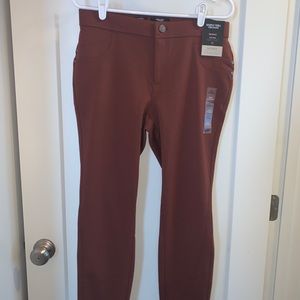 NEW! Simply Vera Wang Brown Ponte Skinny Pant, Medium Short